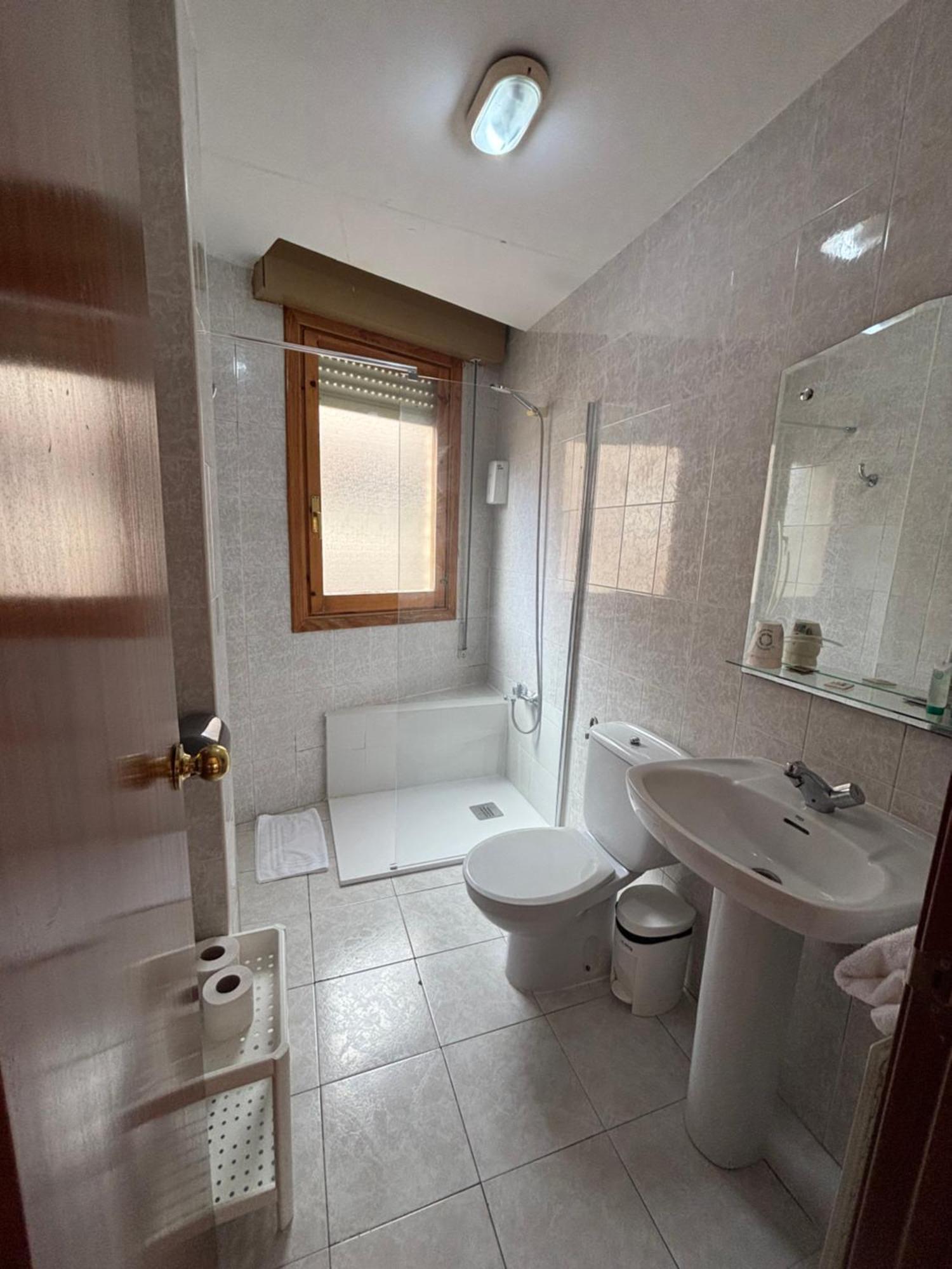 Hostal Legaz Funes Luaran gambar